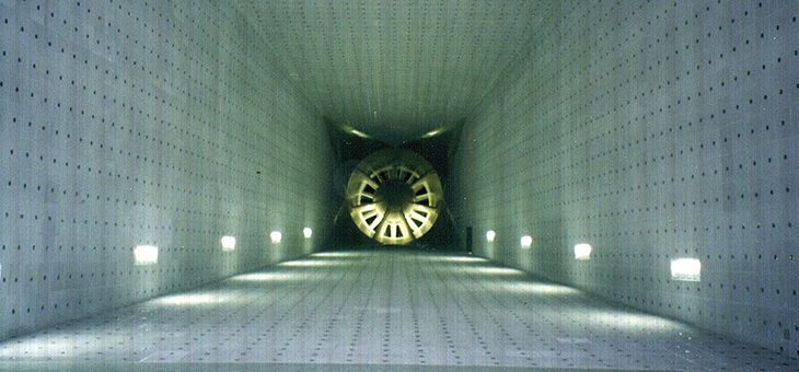 Low noise type wind tunnel testing facility