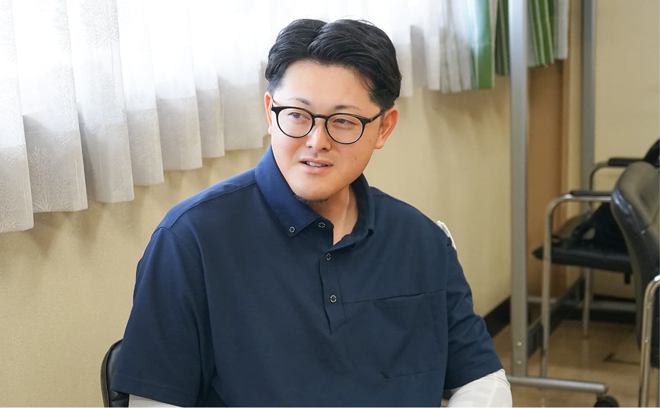写真：対談中の山下さん