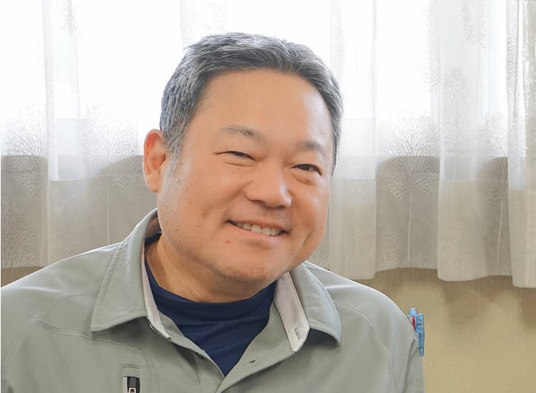 写真：カメラに向かって並ぶ佐藤さんと山下さん