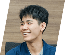写真：対談中の小島さん