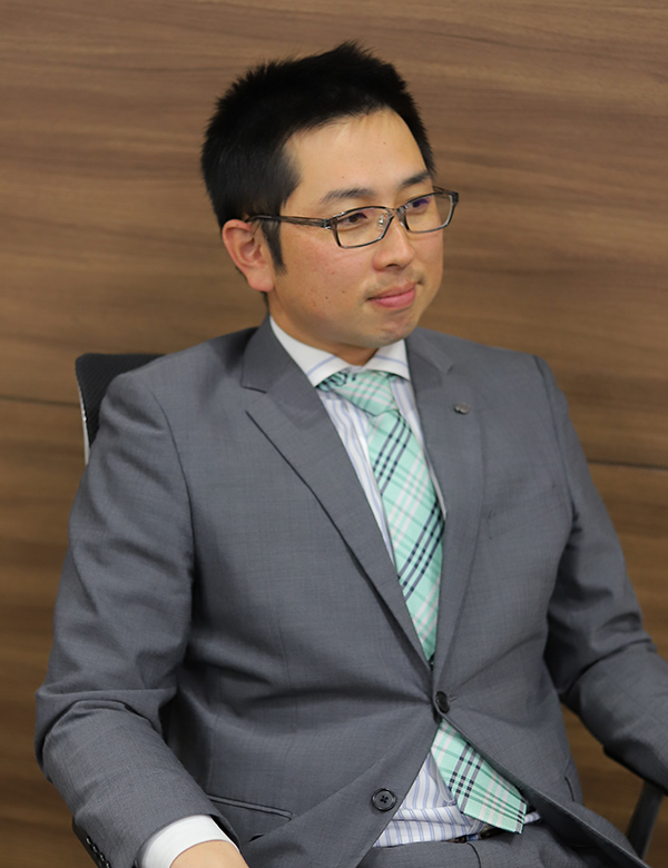 関 博隆の顔写真